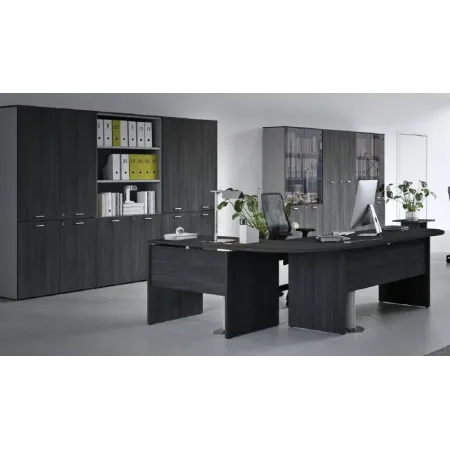 Composizione operativa scrivania workstation, cassettiera ed armadio alto tutto in legno